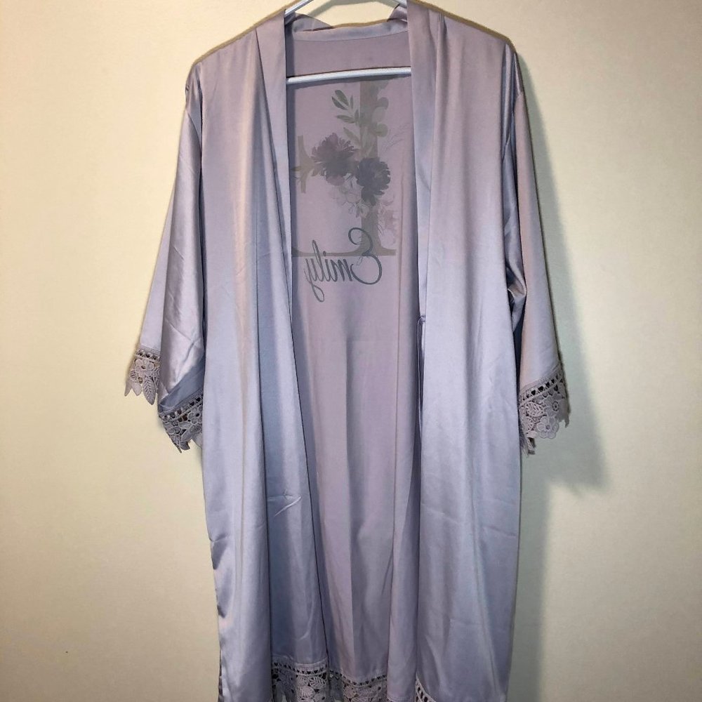 "Emily" Lavender Rode | Bridesmaid | Lace